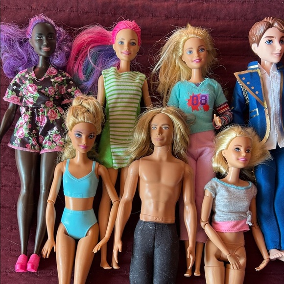 Barbie Diverse Doll Set with Vibrant Outfits 10 dolls!! - Picture 5 of 5